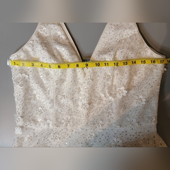 Dress The Population | Elisa Sleeveless Plunge Neckline Fit and Flare Bridal - Picture 13 of 15